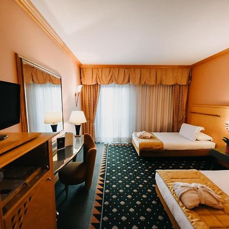 Shg Hotel Antonella Pomezia Kültér fotó