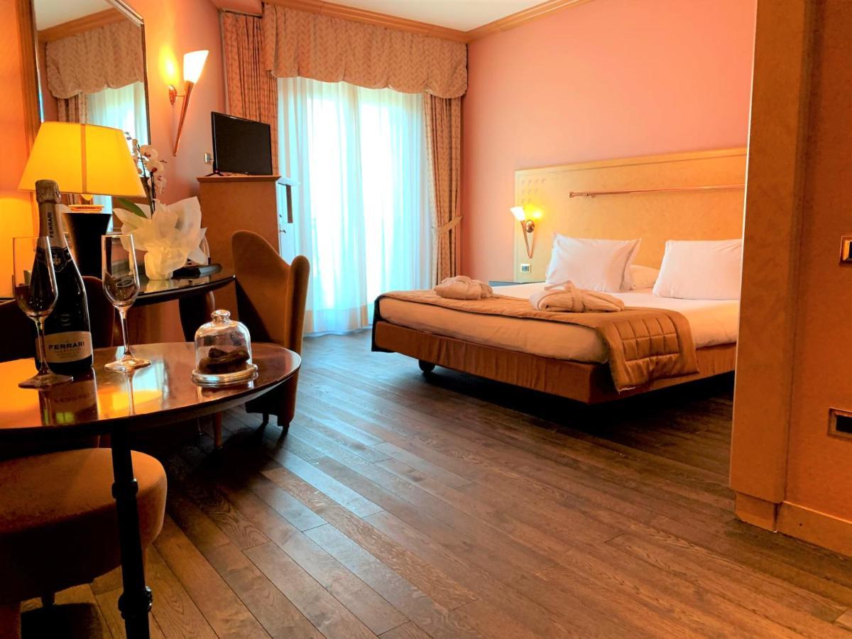 Shg Hotel Antonella Pomezia Kültér fotó
