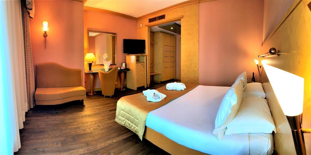Shg Hotel Antonella Pomezia Kültér fotó