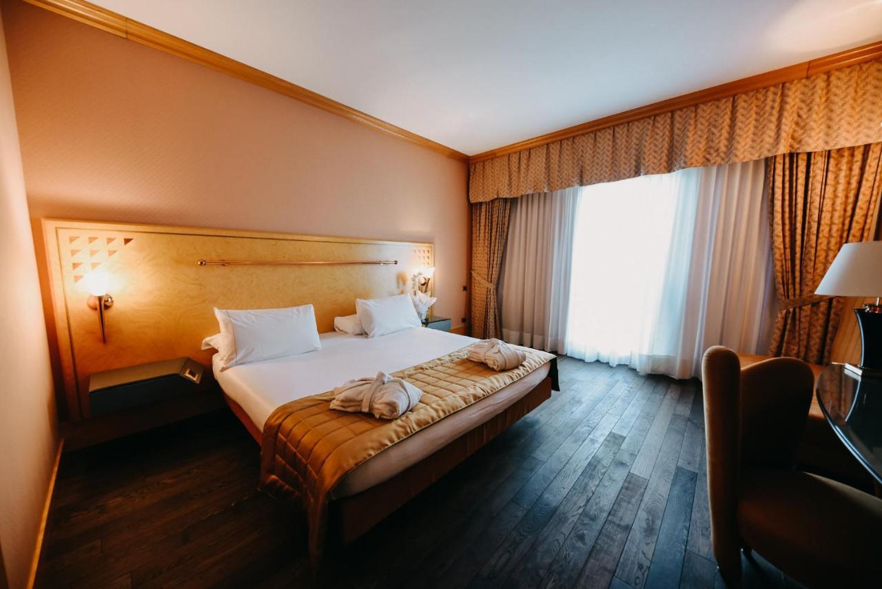 Shg Hotel Antonella Pomezia Kültér fotó