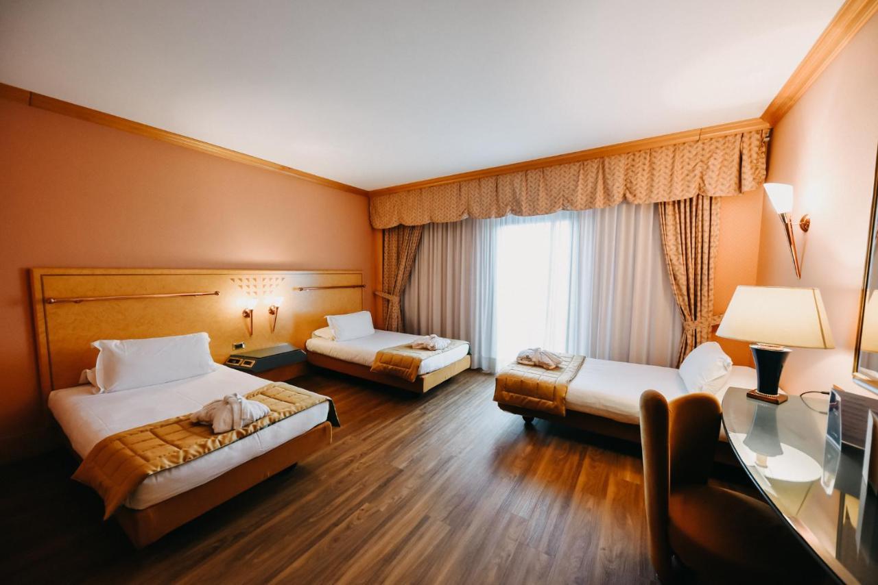 Shg Hotel Antonella Pomezia Kültér fotó