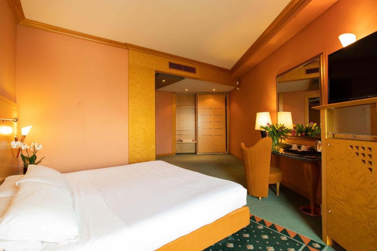 Shg Hotel Antonella Pomezia Kültér fotó
