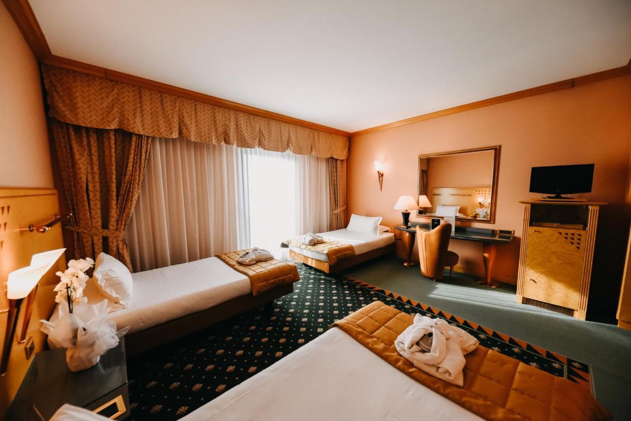 Shg Hotel Antonella Pomezia Kültér fotó