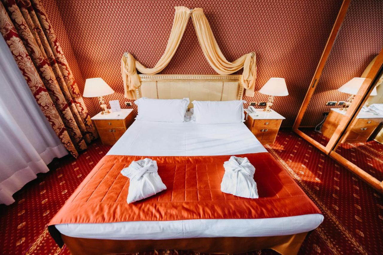 Shg Hotel Antonella Pomezia Kültér fotó