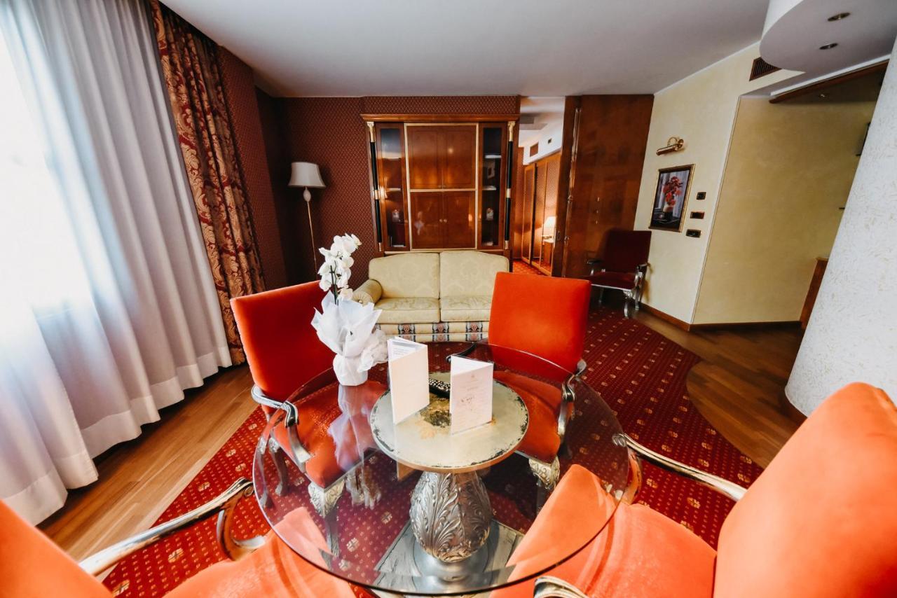Shg Hotel Antonella Pomezia Kültér fotó