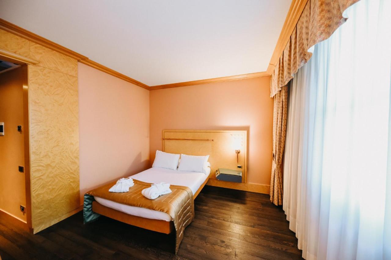 Shg Hotel Antonella Pomezia Kültér fotó