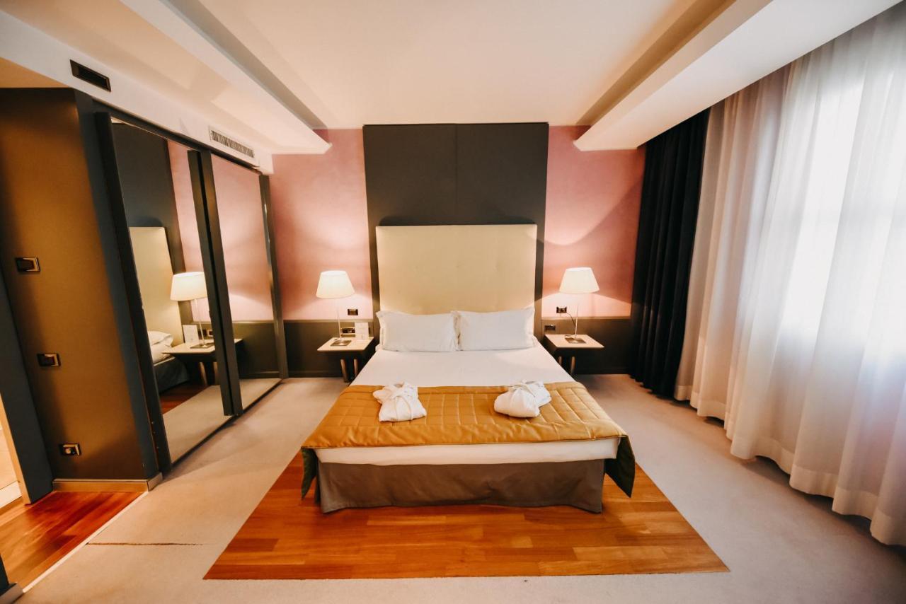 Shg Hotel Antonella Pomezia Kültér fotó