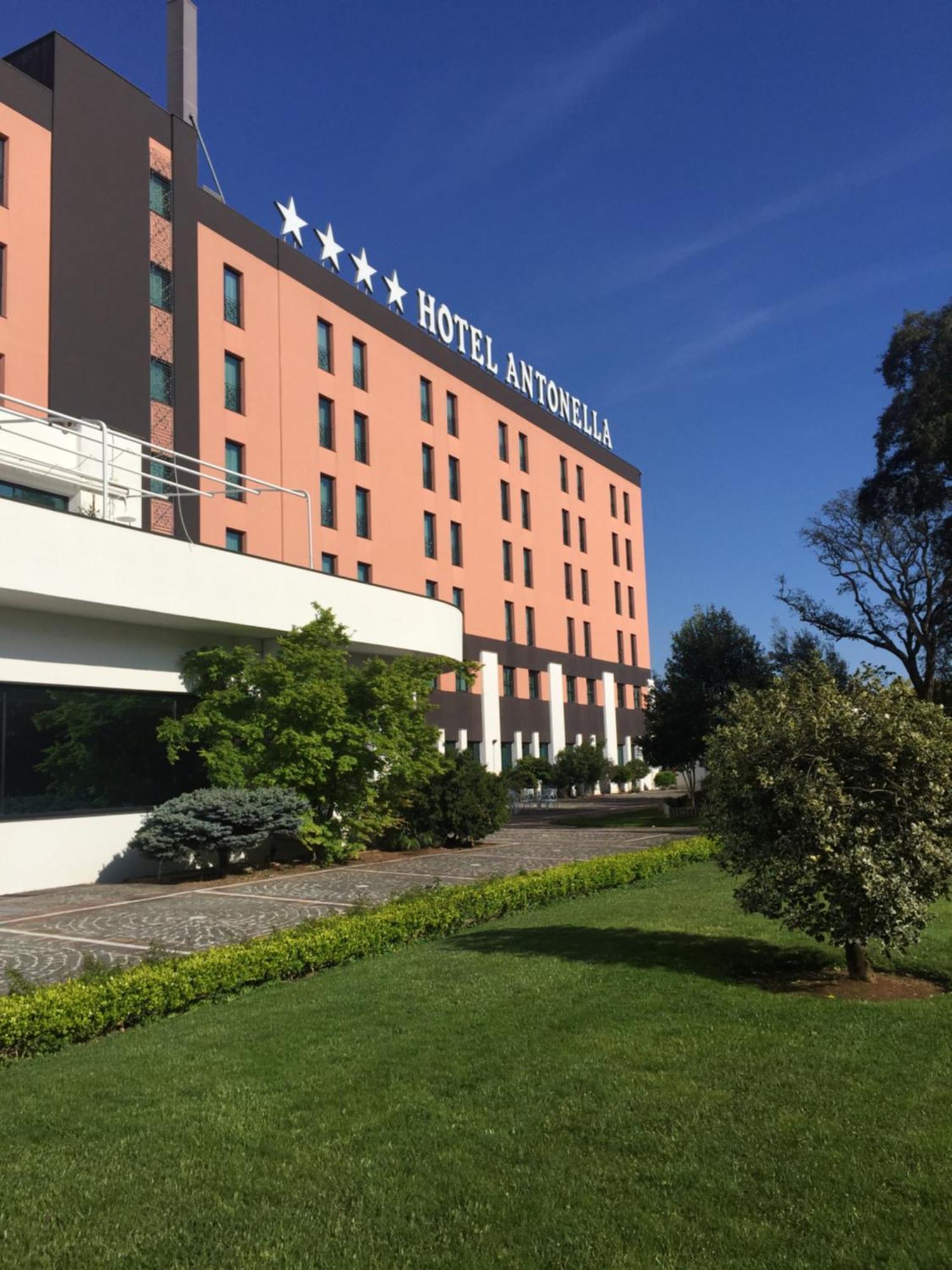 Shg Hotel Antonella Pomezia Kültér fotó