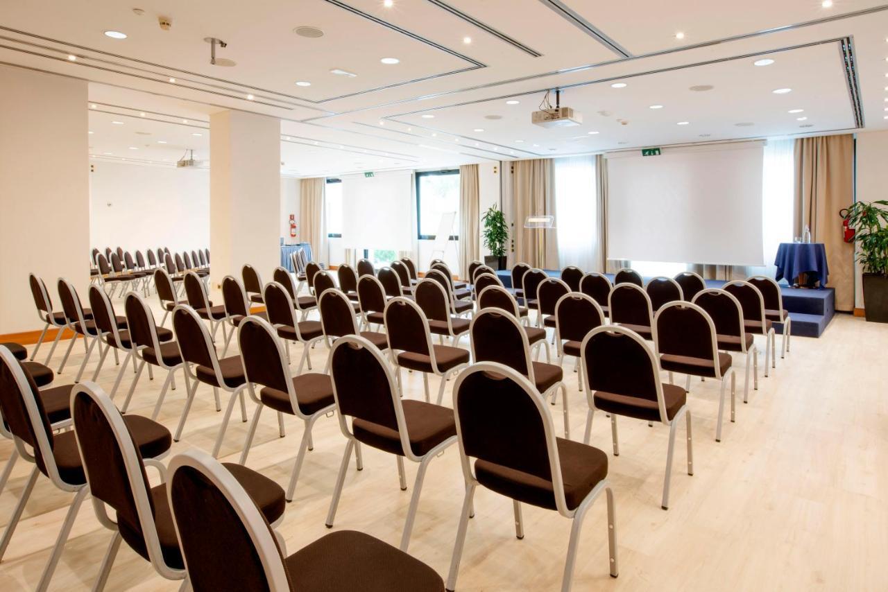 Shg Hotel Antonella Pomezia Kültér fotó
